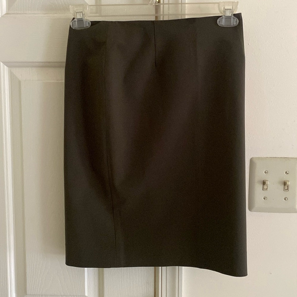 Brown fitted pencil skirt